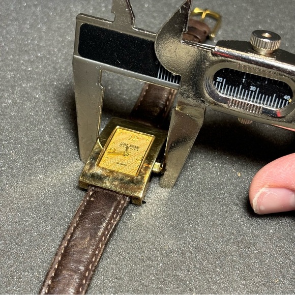 joan rivers classic Ladies Watch Quartz Gold Tone Working With New Battery - Picture 11 of 13